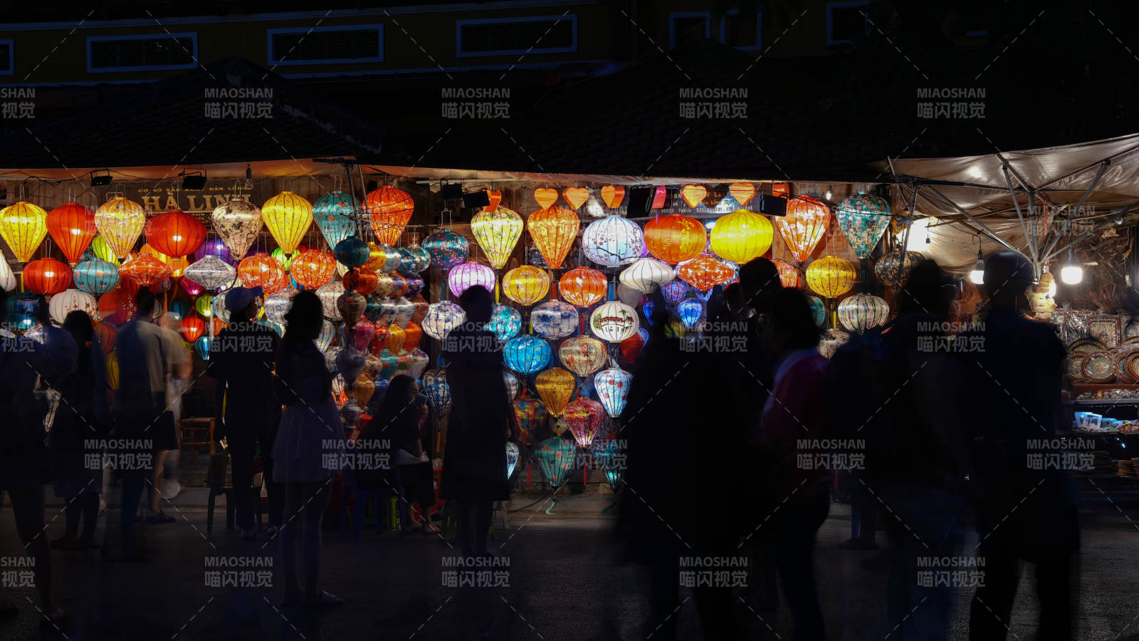 夜市灯笼 人影绰绰图片