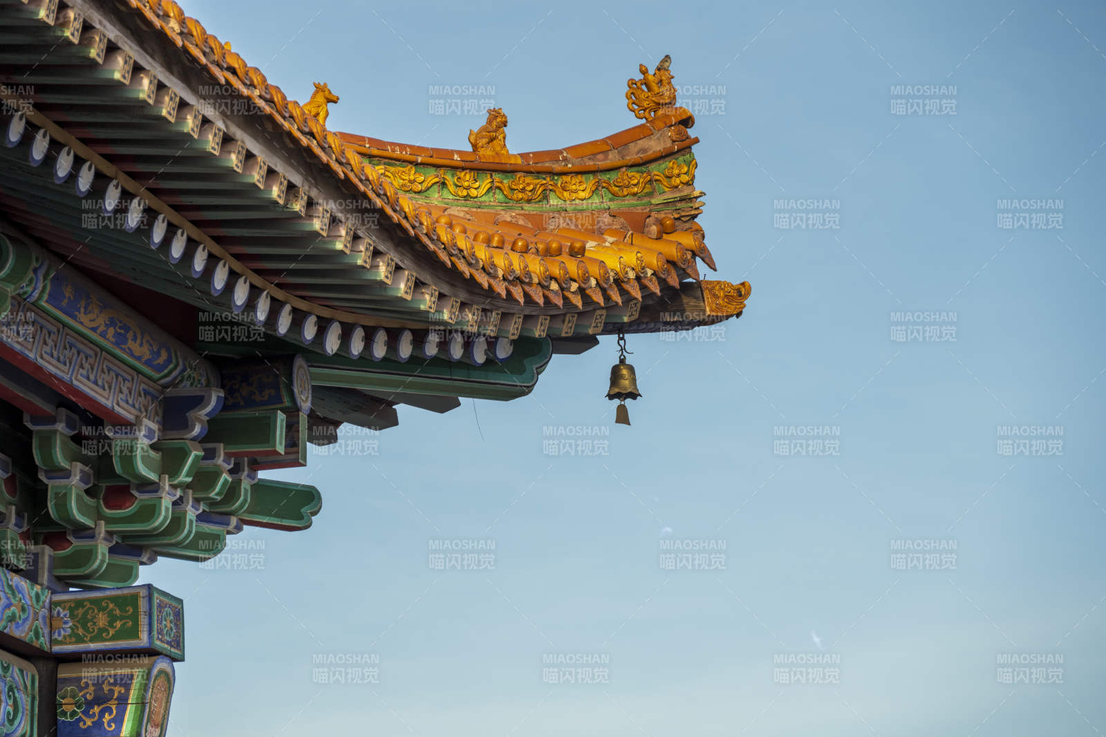 古建筑飞檐与风铃图片