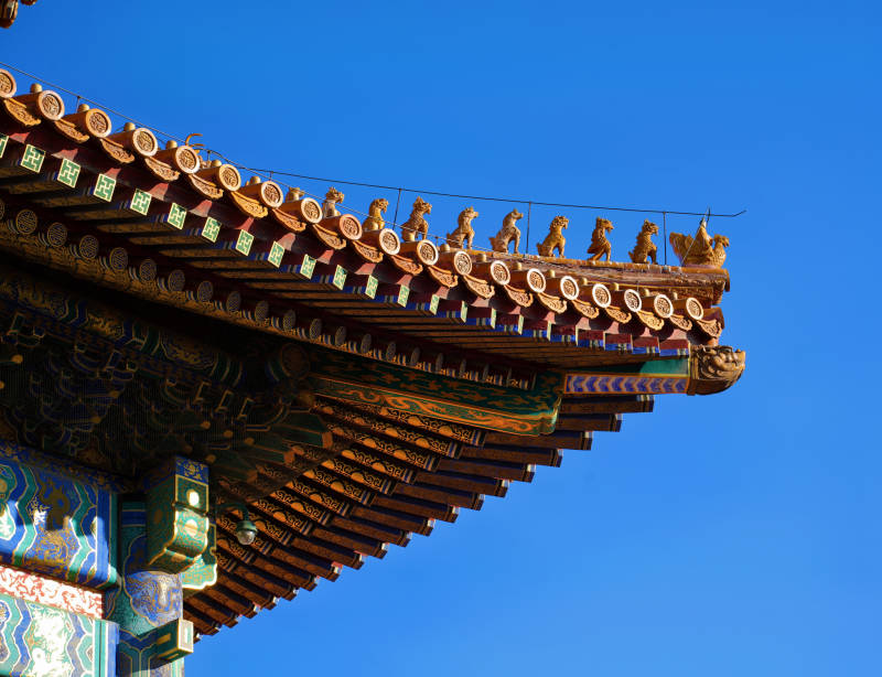 故宫飞檐斗拱蓝天映衬图片