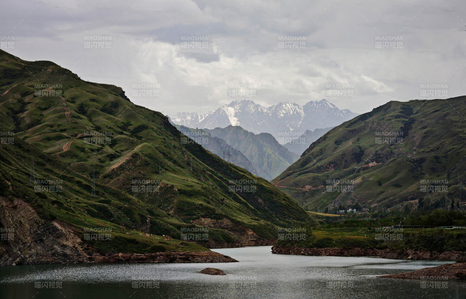 S101 公路 赤壁天湖景区图片