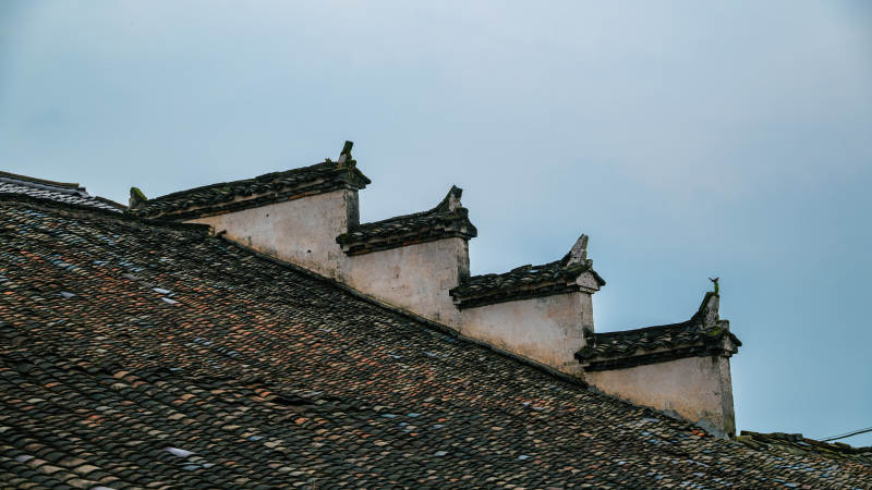 古建筑屋顶的宁静之美图片