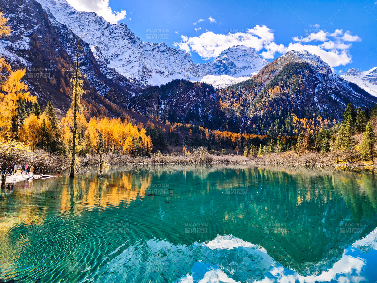 秋山映水 碧波如镜 霸王山图片