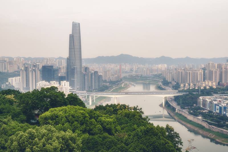 城市风光与自然融合图片