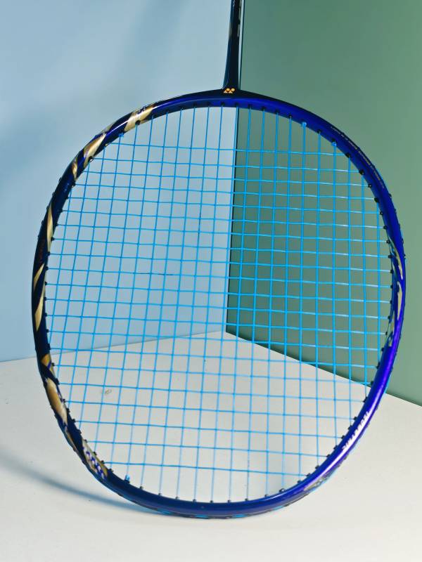 羽毛球拍特写图片