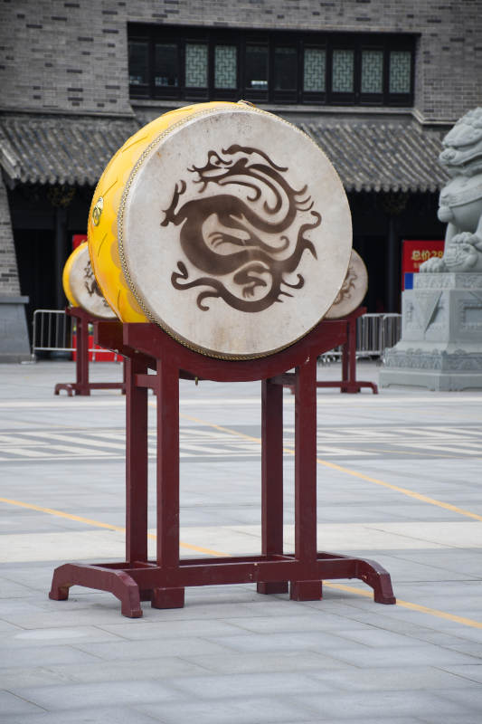 龙纹大鼓 传统艺术之美图片