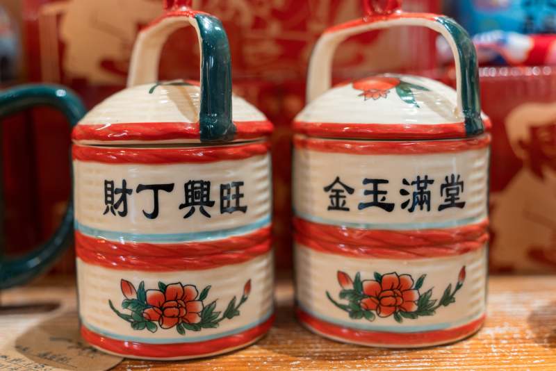 中式陶瓷罐 寓意吉祥图片