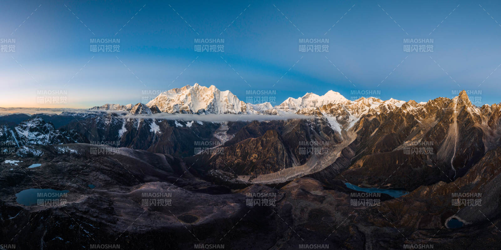 雪山日落 壮丽景色图片