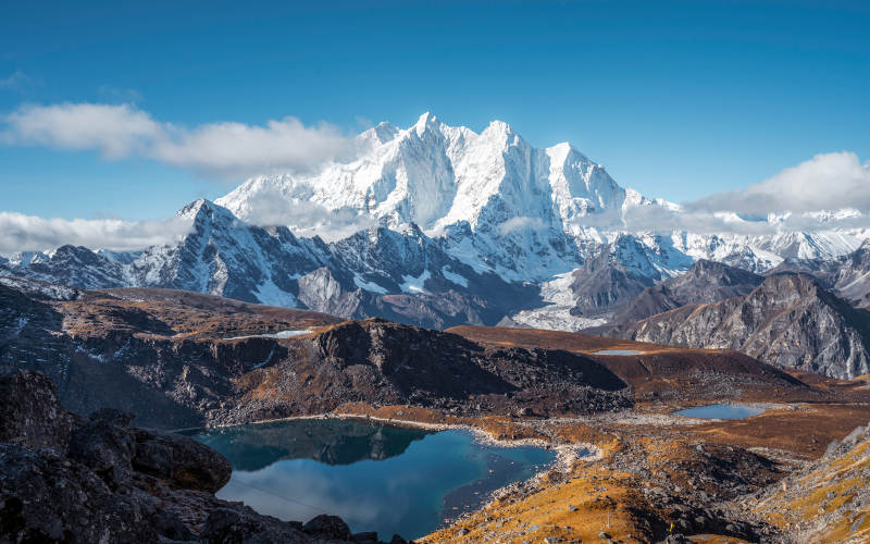 雪山湖景 秋色迷人图片