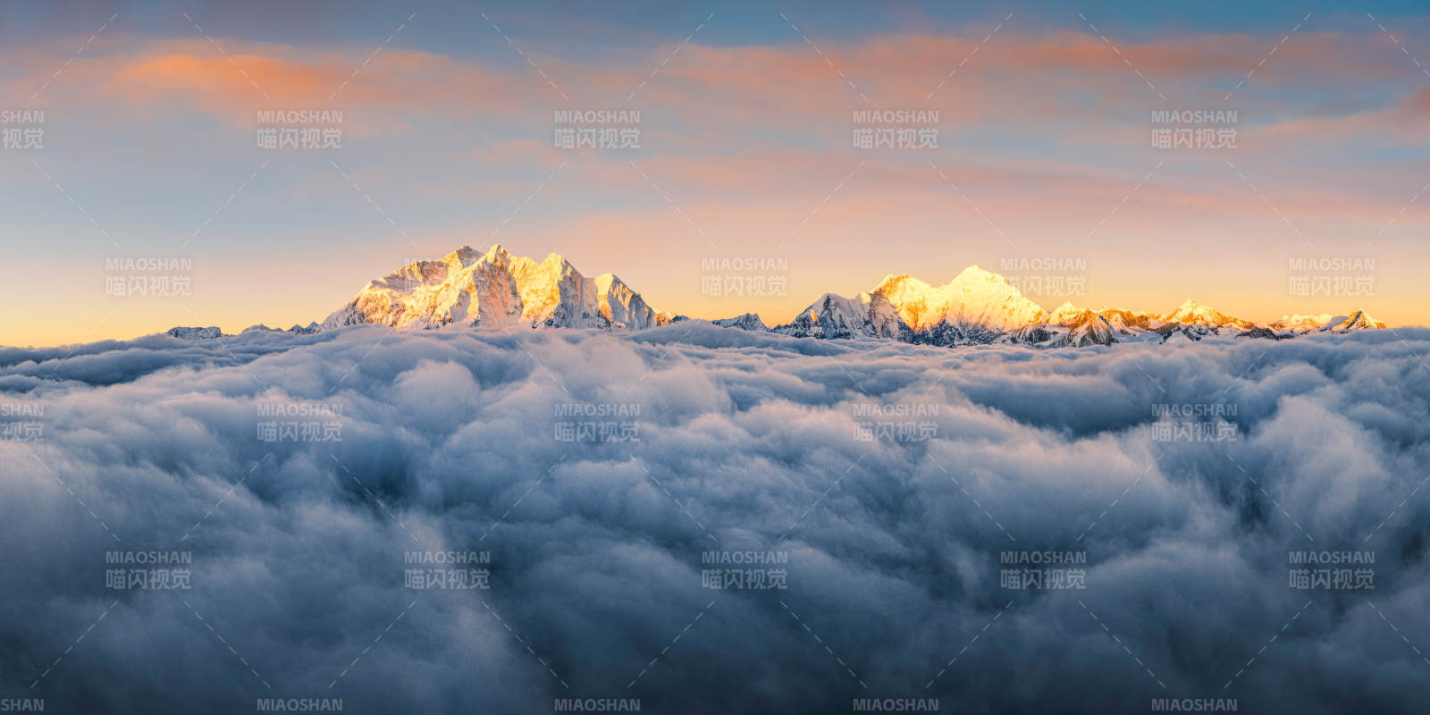 云海之上 雪山辉煌图片