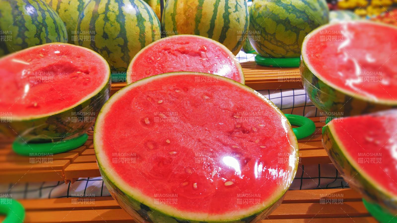 新鲜西瓜 清凉一夏图片