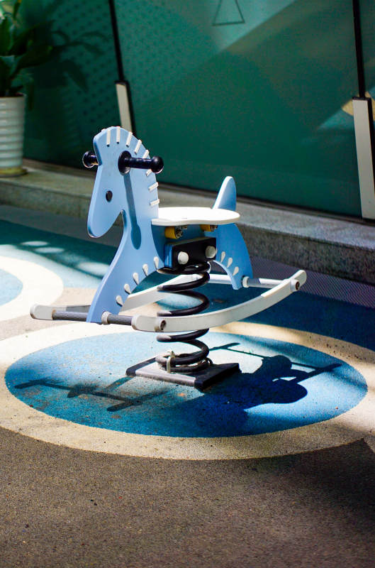 蓝色弹簧摇马玩具图片