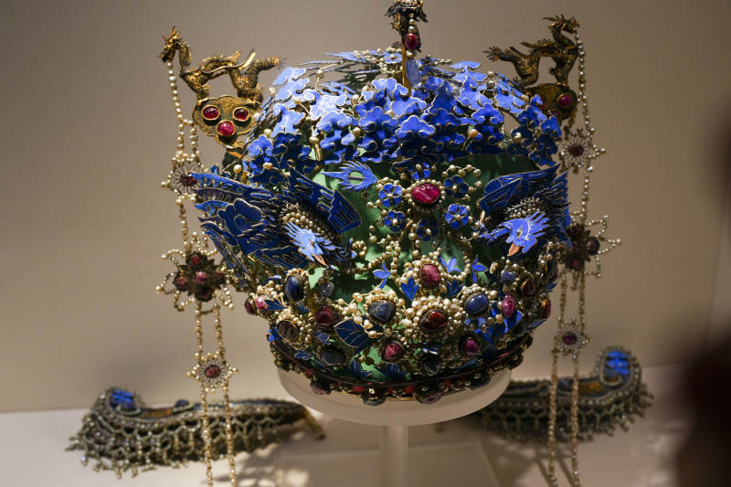 华丽的古代凤冠展示图片