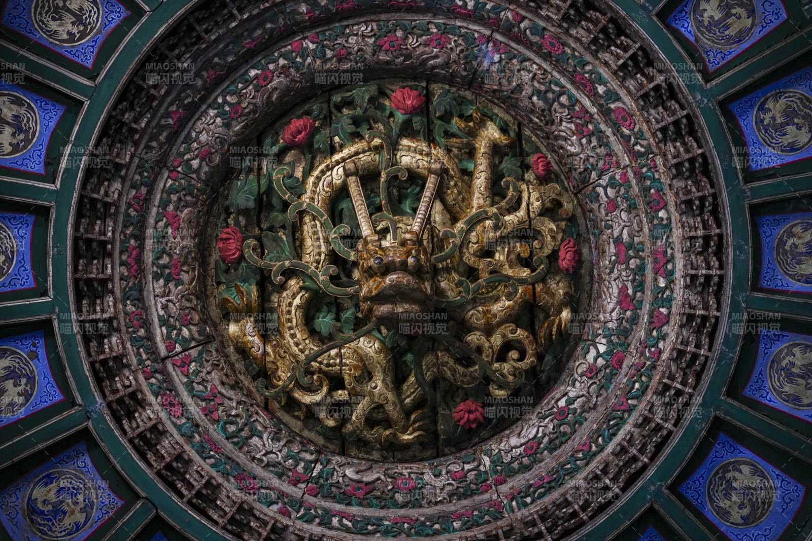 龙纹藻井 古典艺术之美图片