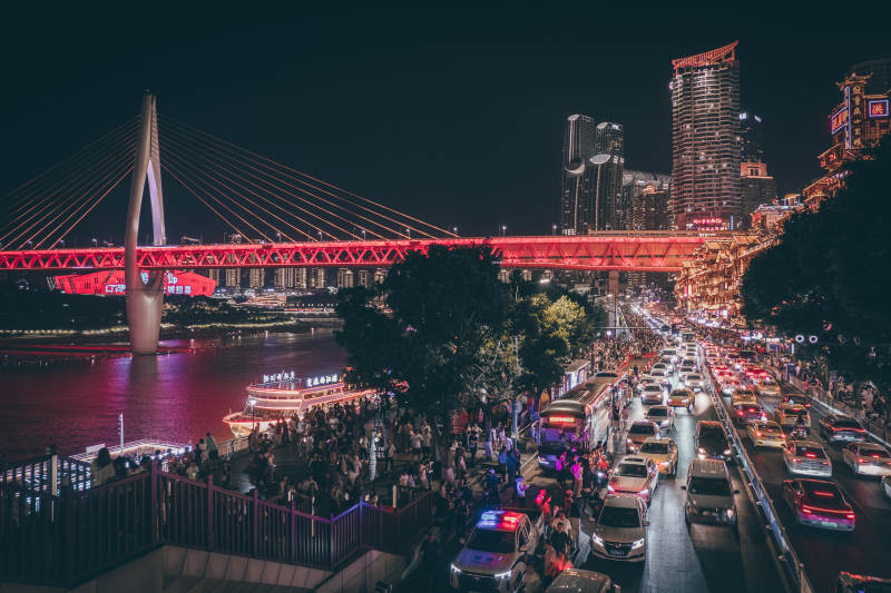 夜景桥畔繁华都市图片