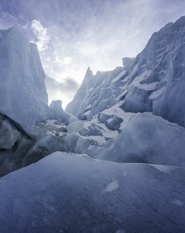 冰川峡谷的壮丽景象图片