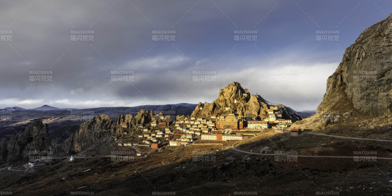 山间古寺夕阳照图片