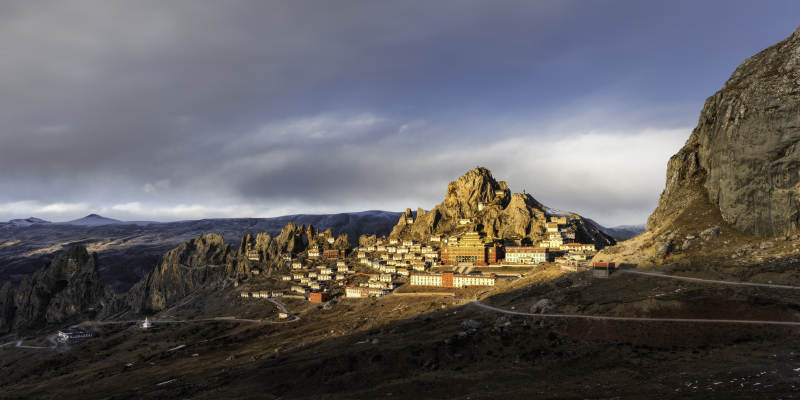 山间古寺夕阳照图片