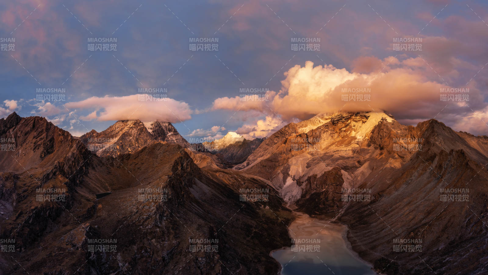 雪山云海 晨曦初照图片