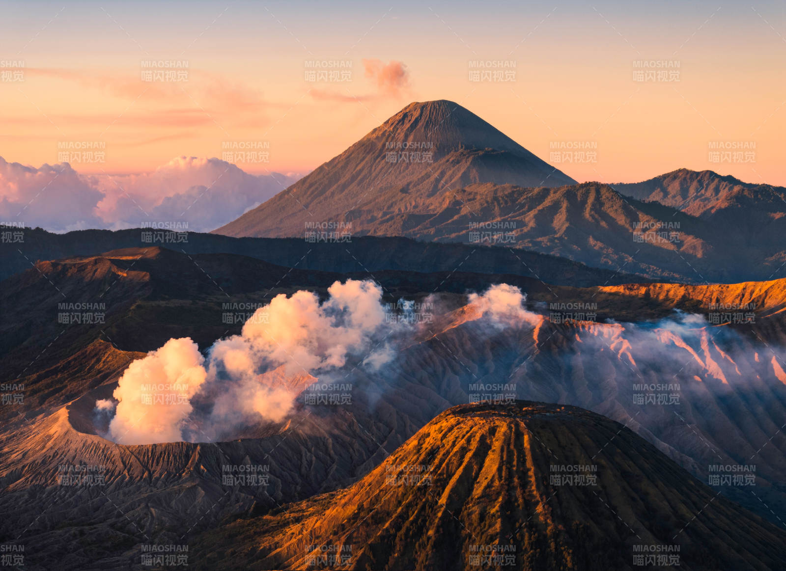  印尼布罗莫火山图片