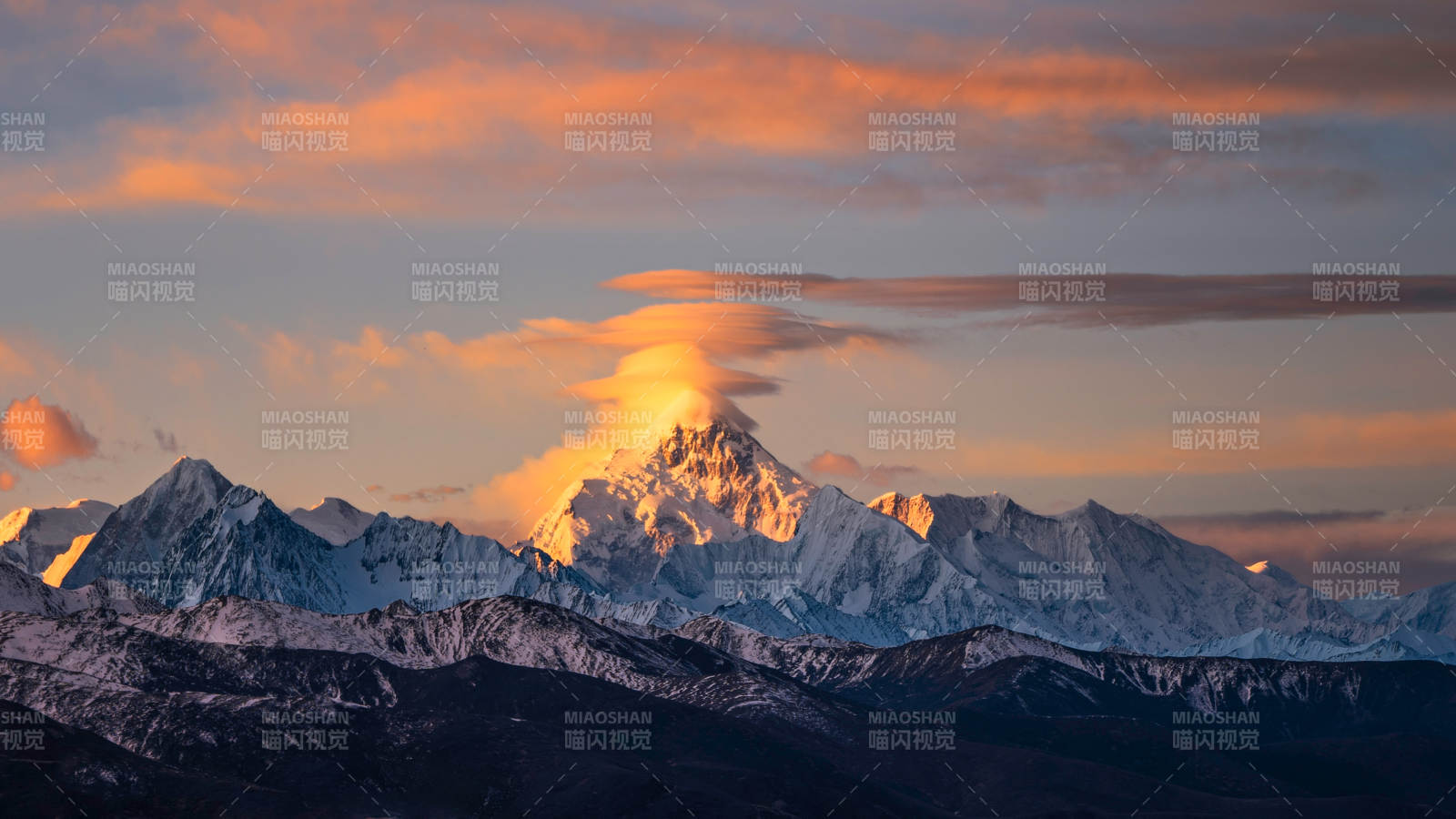 雪山日落 云海奇观图片