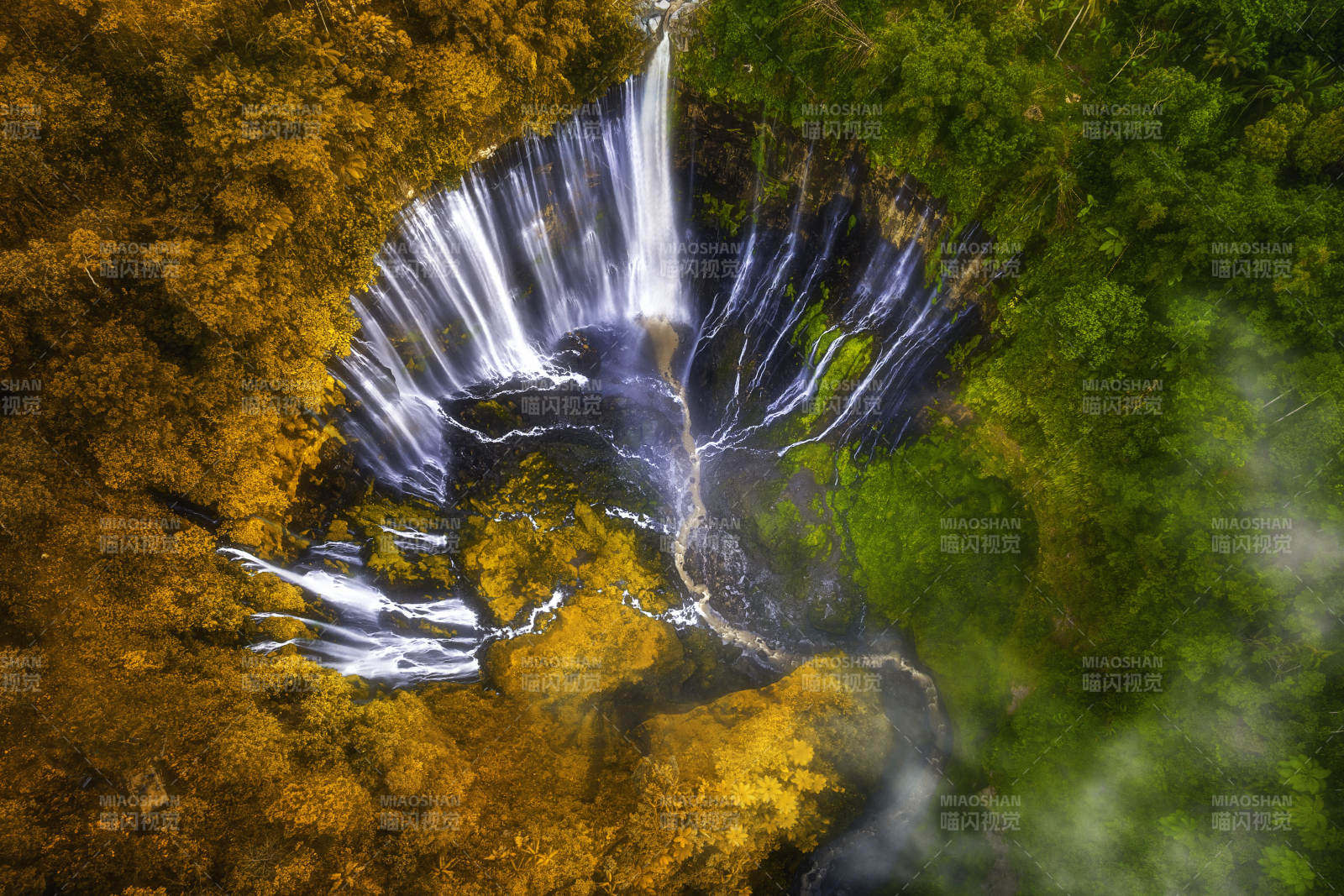 瀑布森林 光影交织图片