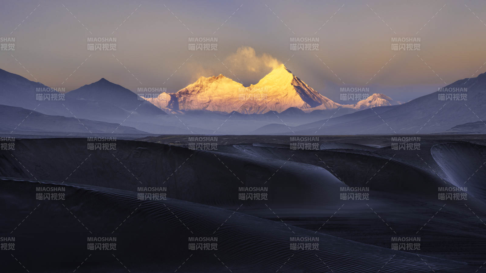 雪山日落 沙丘静谧图片