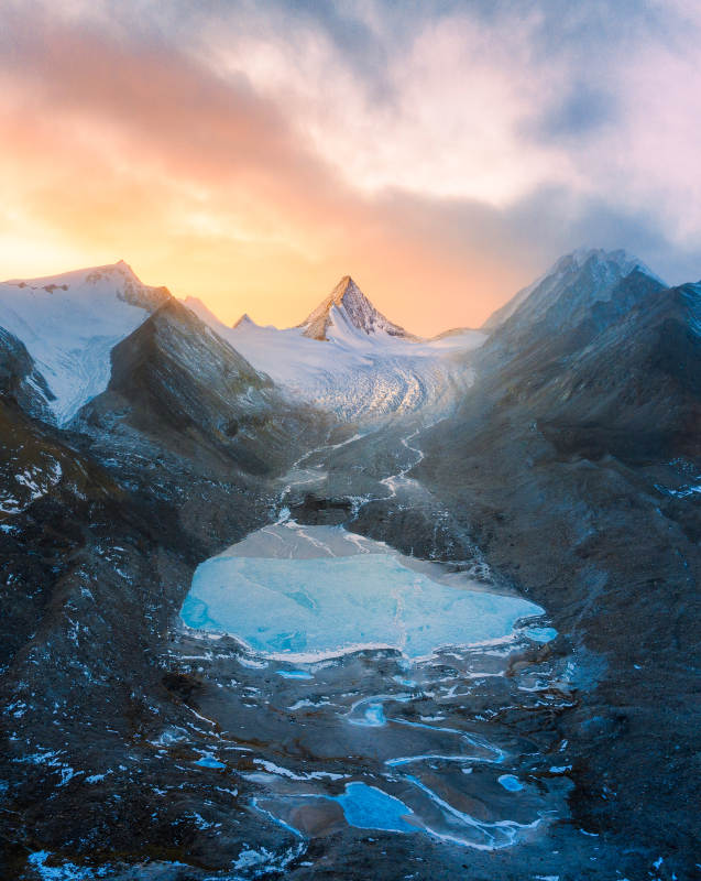 西藏冷布岗日国王峰图片