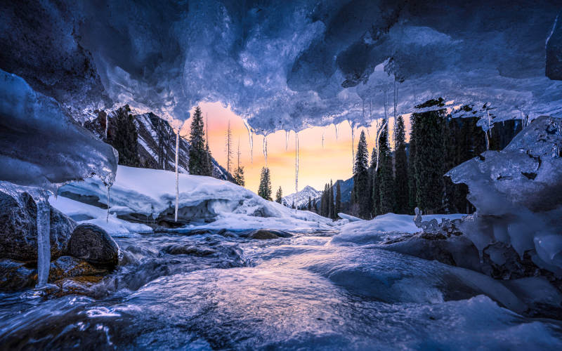 冰洞奇景 冬日梦幻图片