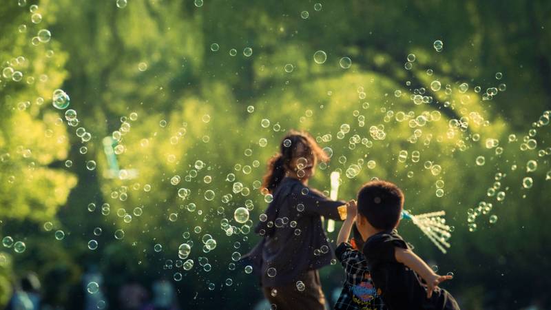 泡泡中的童年时光图片