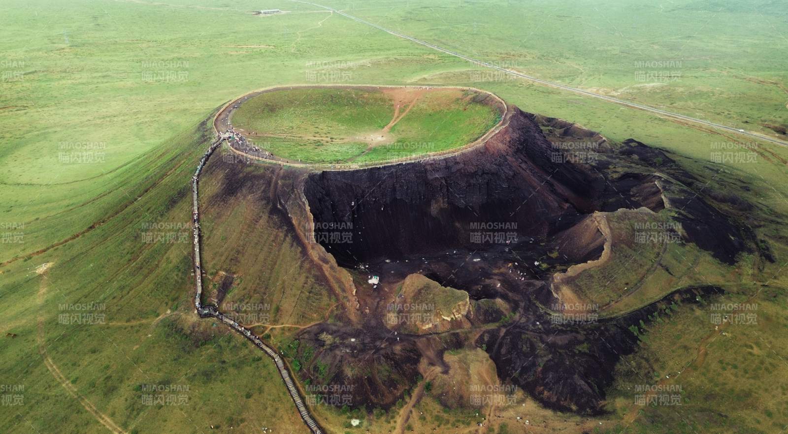 乌兰布统火山自然奇观图片