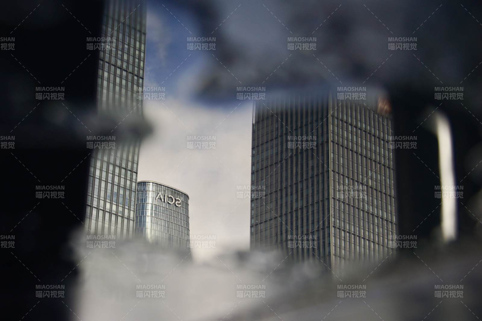 高楼林立 城市剪影图片