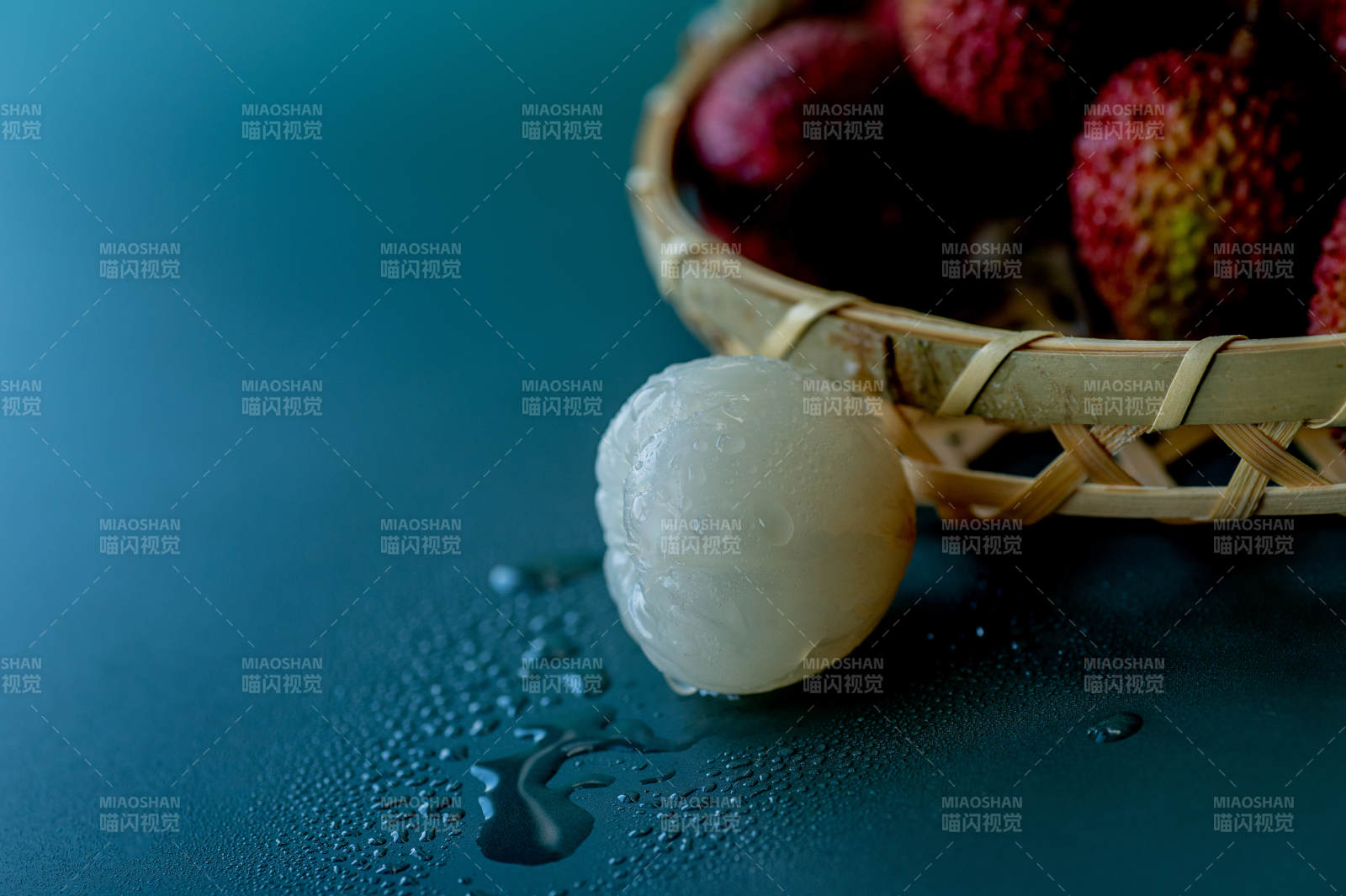 新鲜荔枝 清凉一夏图片