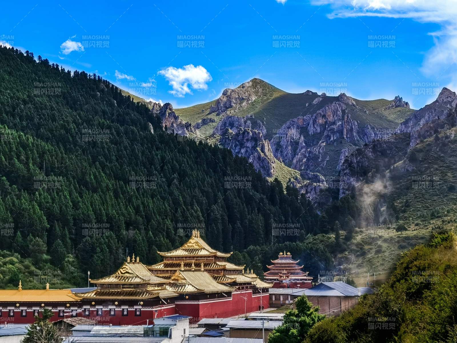 山间古寺 宁静祥和图片