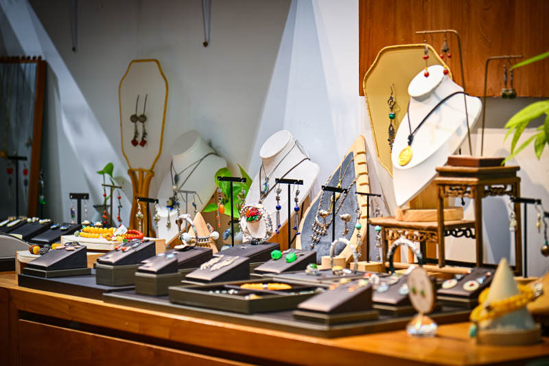 珠宝首饰展示柜图片