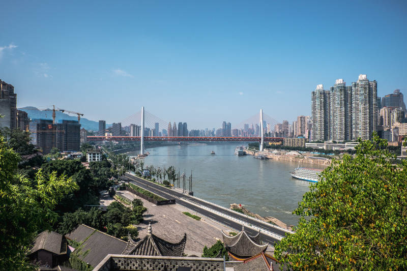 重庆江景与城市天际线图片