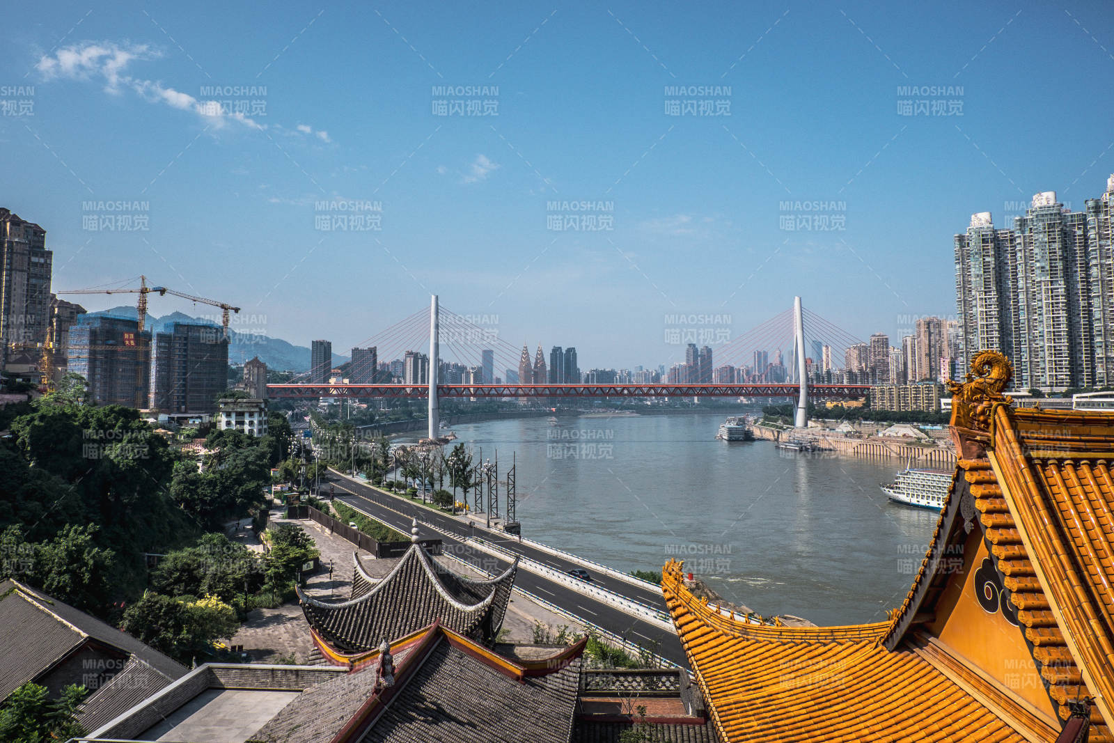 重庆江景与古建筑风光图片