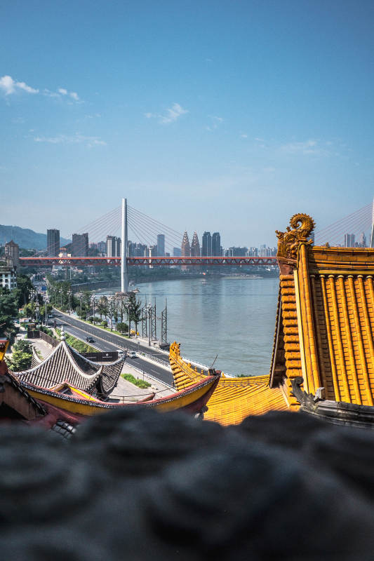 重庆江景与古建筑相映成趣图片