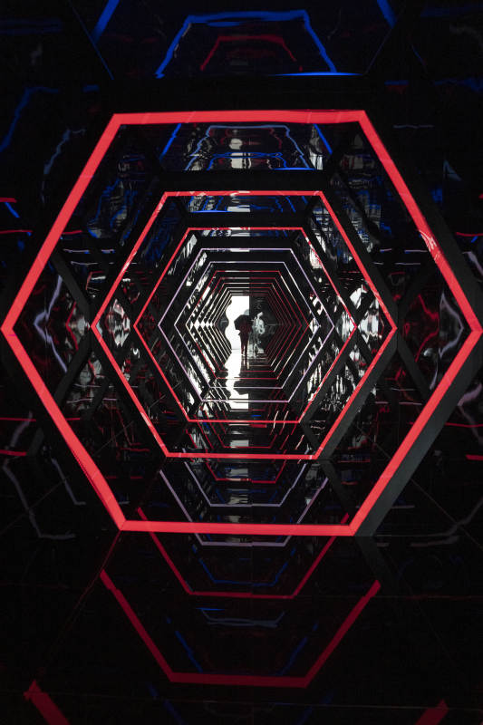 霓虹六边隧道图片