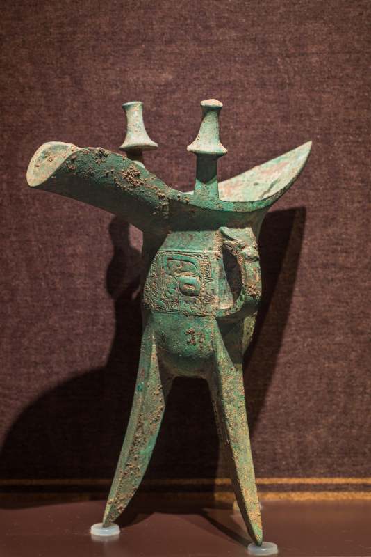 青铜爵 古代酒器的典范图片