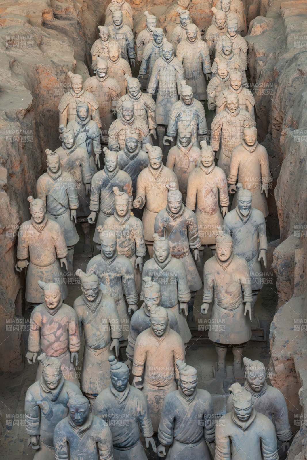 兵马俑群像展示图片