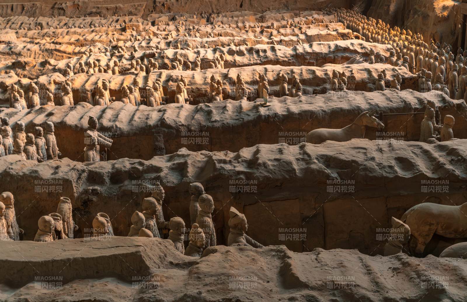 兵马俑坑遗址展示图图片
