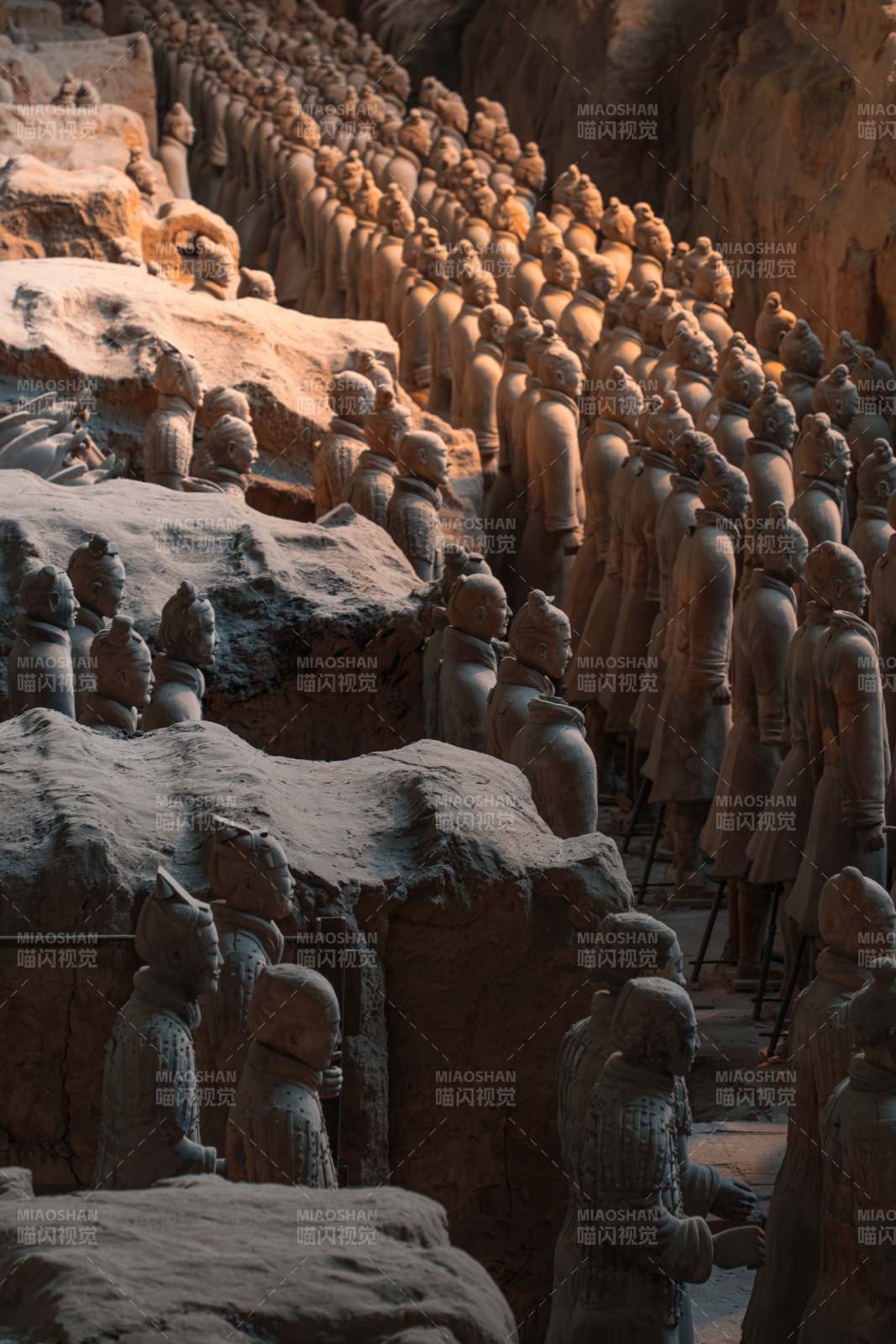 兵马俑坑遗址展示图图片