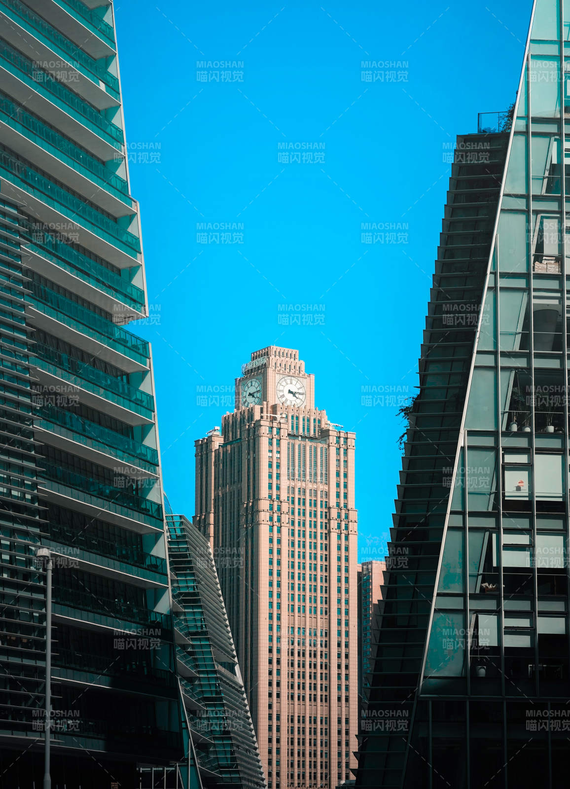 蓝天钟楼 皇庭国际中心图片