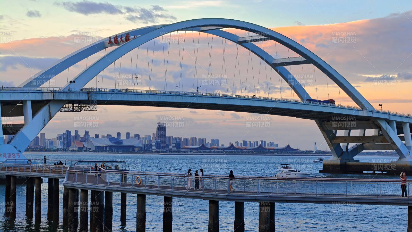 海滨大桥夕阳美景图片