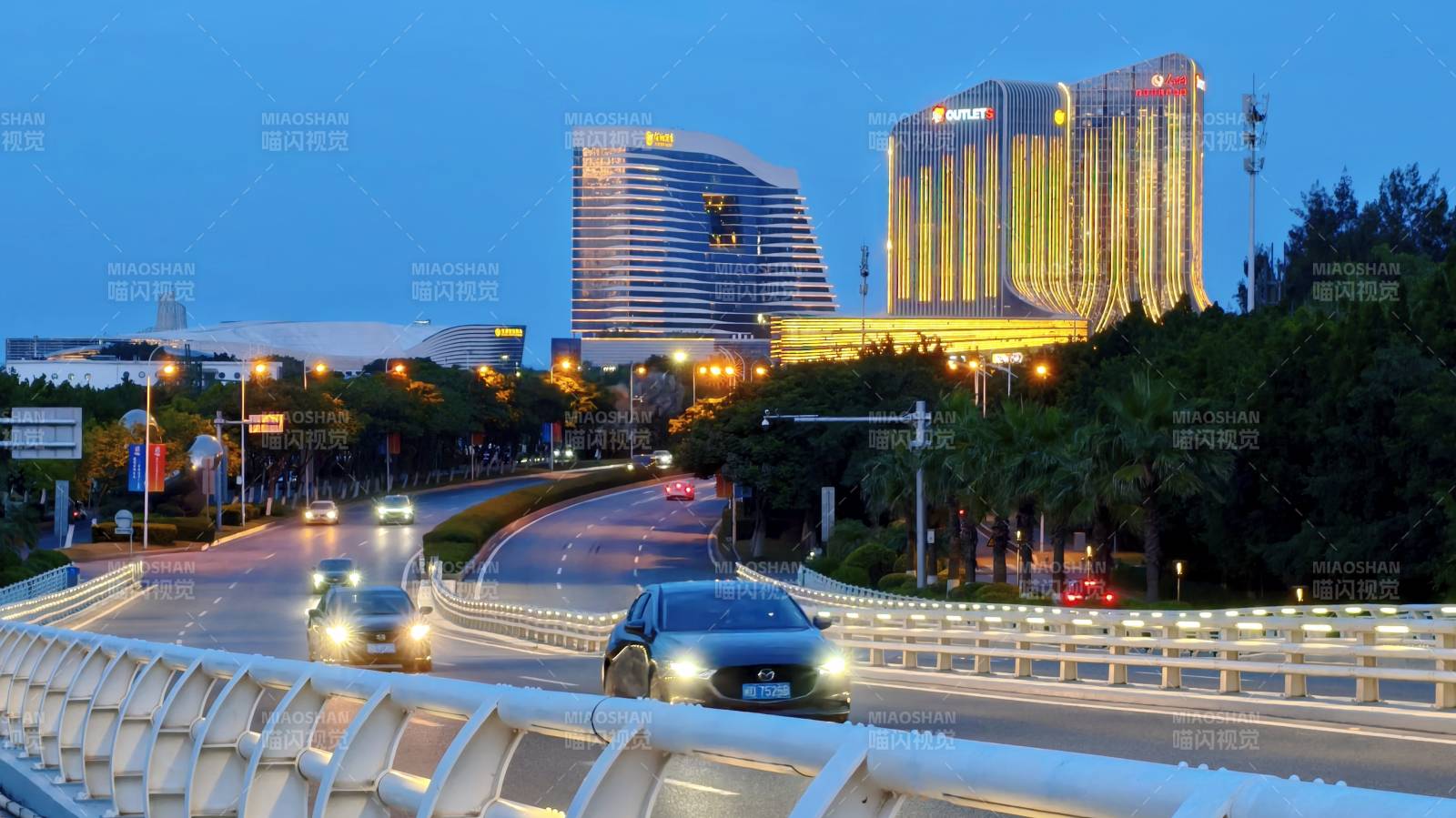 城市夜景与现代建筑图片