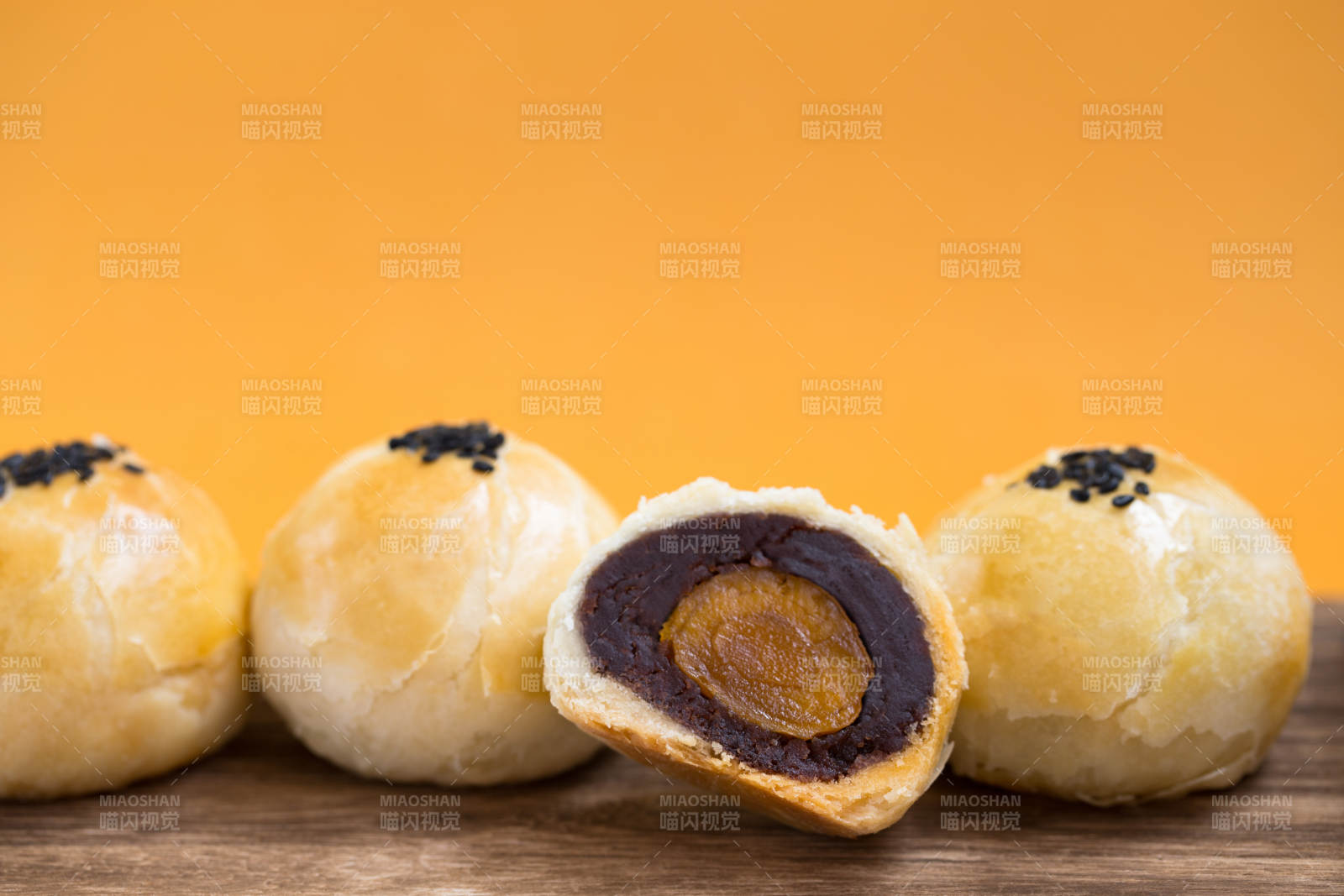 蛋黄酥 甜蜜的中式点心图片