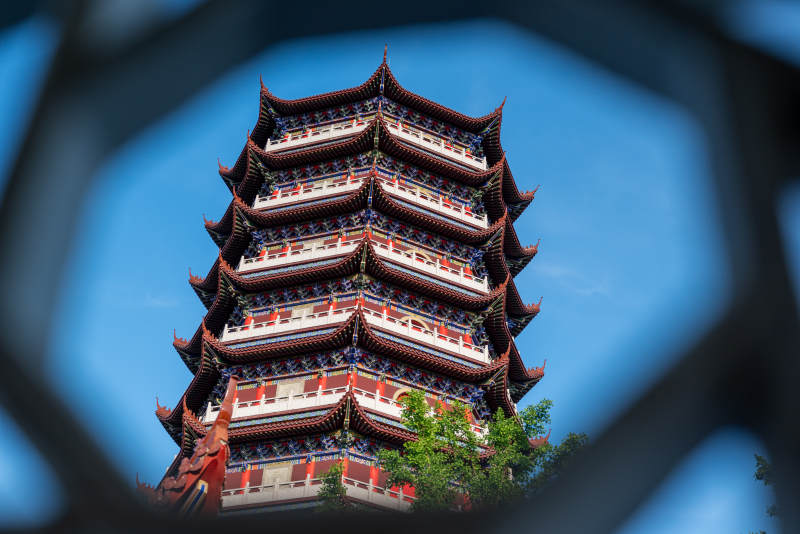 从窗户看古塔图片