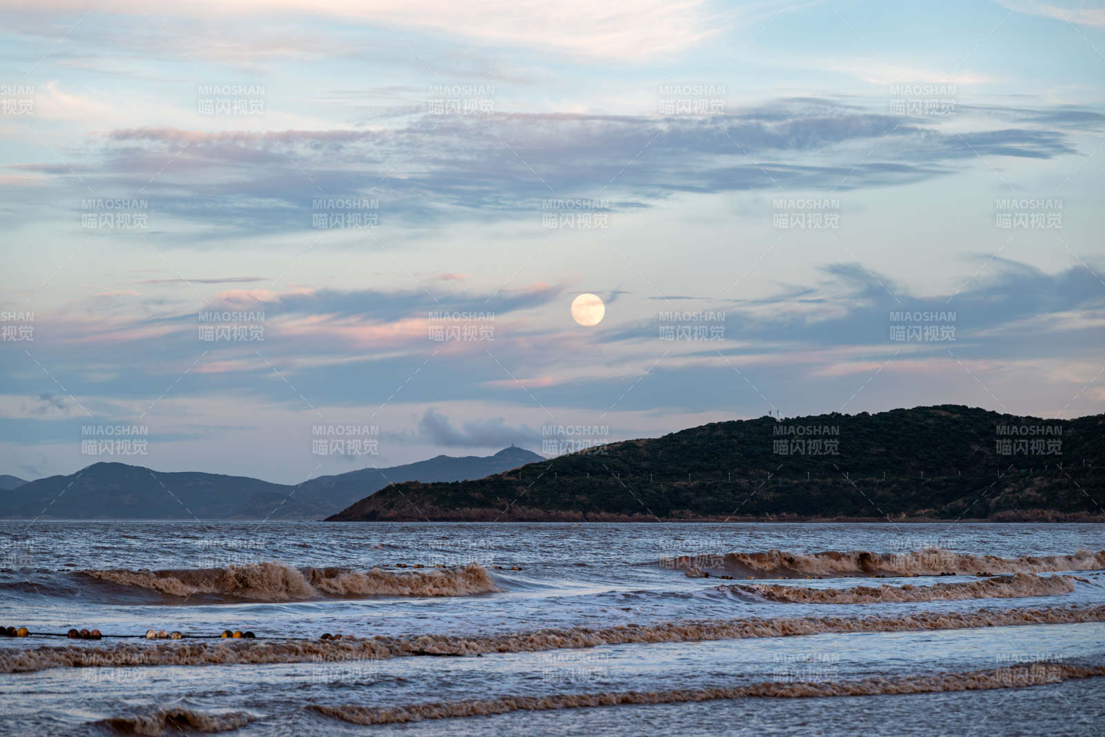 海边月色 宁静之美图片