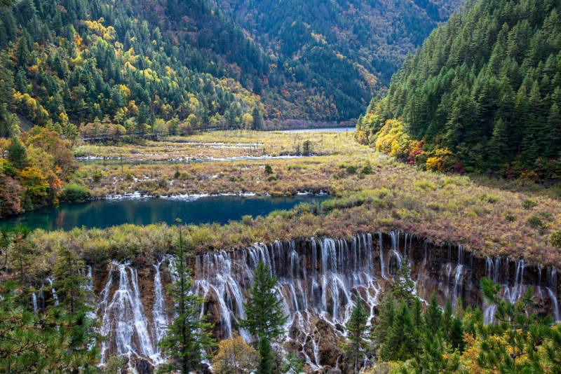 九寨沟瀑布秋景图图片