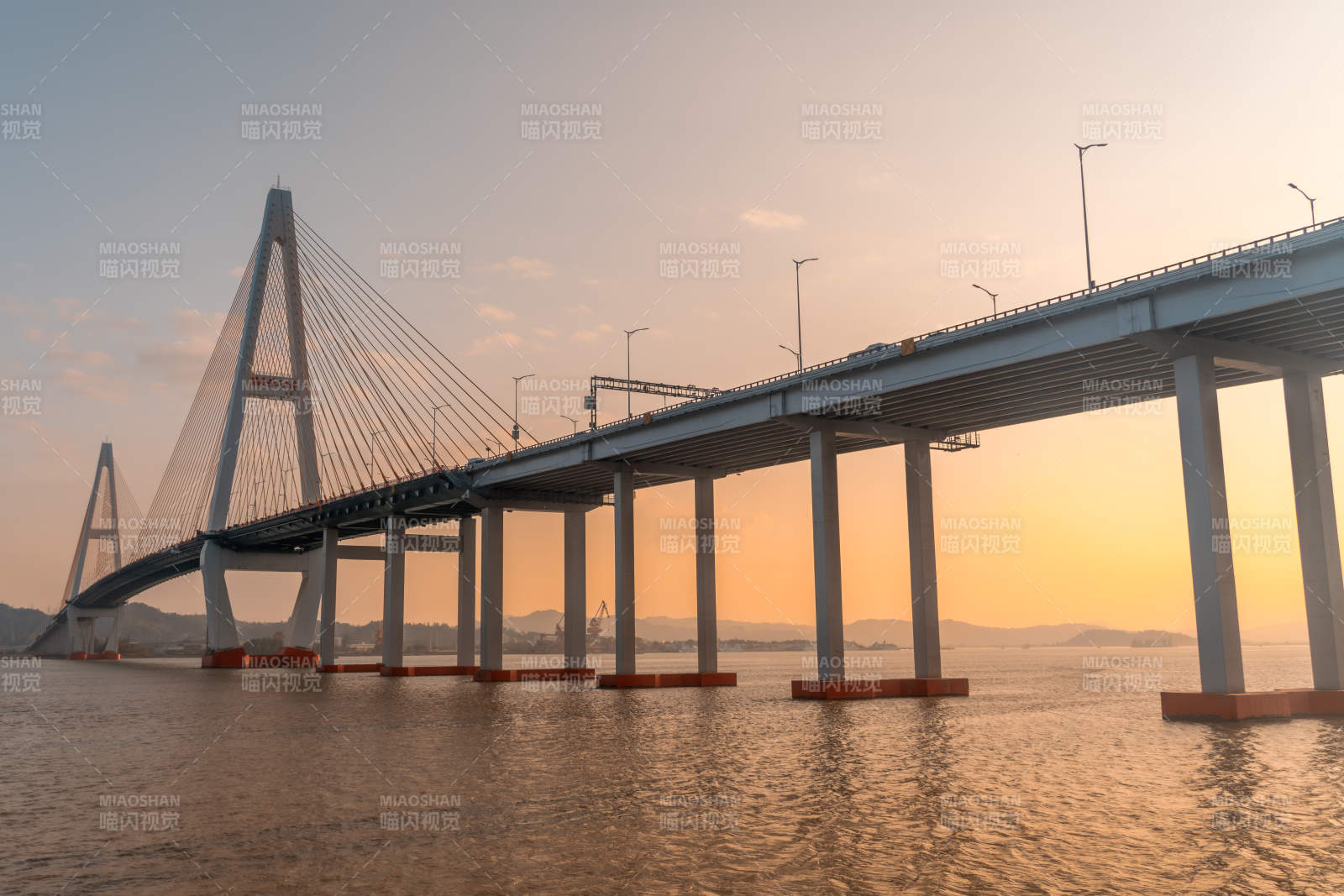 汕头礐石大桥夕阳美景图片